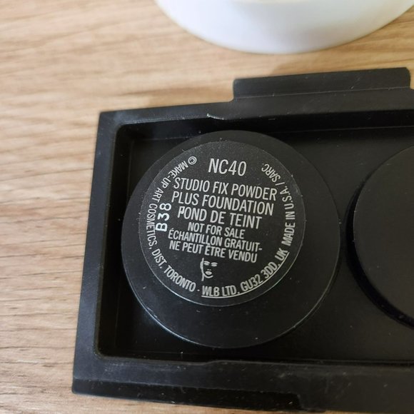Rachel Couture translucent powder Medium Mac Studio Fix - Picture 7 of 8